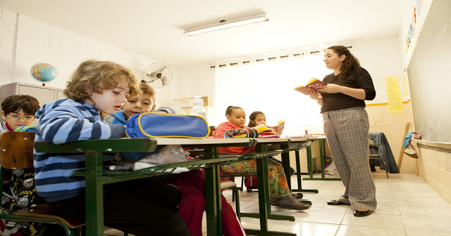 Alfabetização na BNCC: dá para ser no 2º ano, mas o professor não pode ficar sozinho