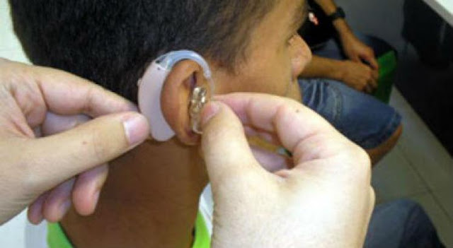 Jovens estão perdendo audição por causa de fones de ouvido.