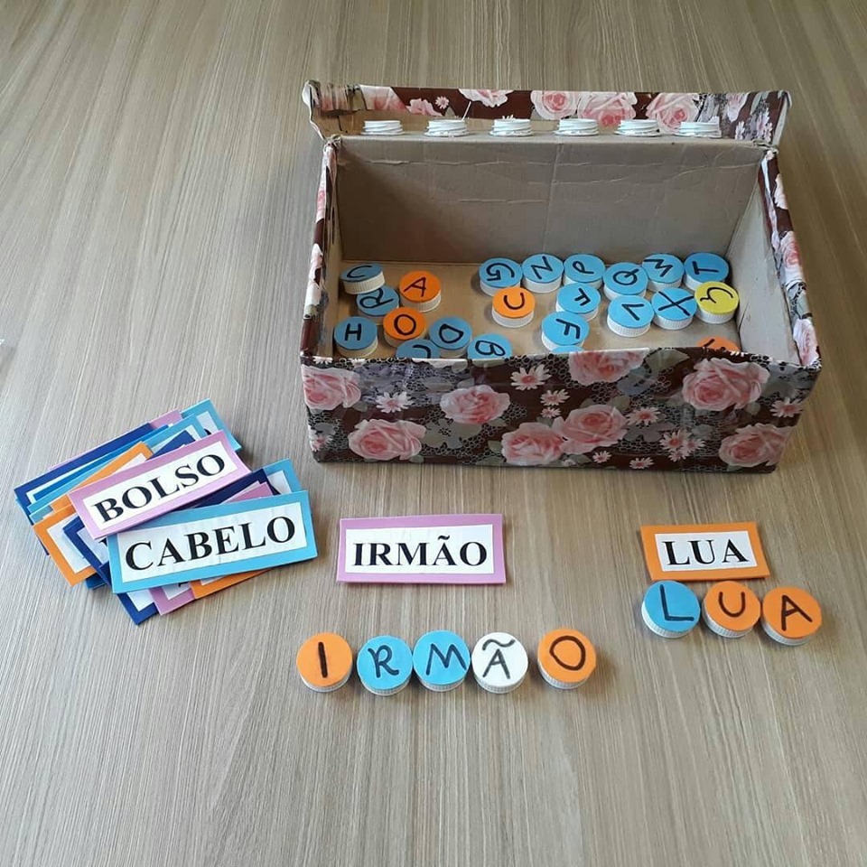 Jogos Para Alfabetização Utilizando Materiais Reciclados 9 — SÓ Escola