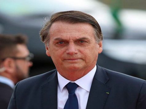 Bolsonaro critica resistência de reitores à retomada das aulas presenciais